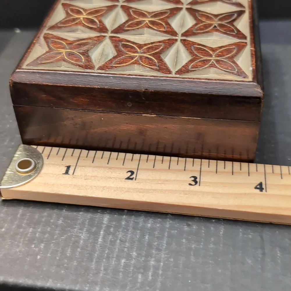 VGT, Handcrafted Wooden,Lidded Trinket Box with Marquetry Inlay. - Picture 8 of 10